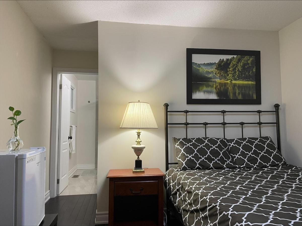 77 Nice And Warm Series Rooms Toronto Exterior photo