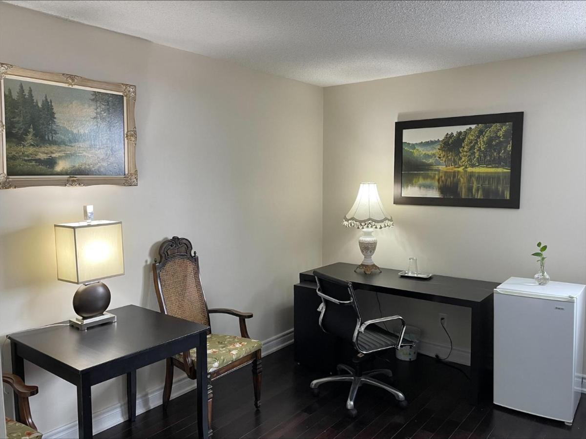 77 Nice And Warm Series Rooms Toronto Exterior photo