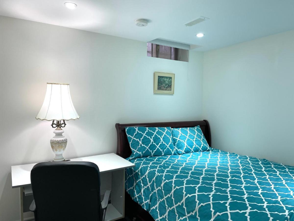 77 Nice And Warm Series Rooms Toronto Exterior photo