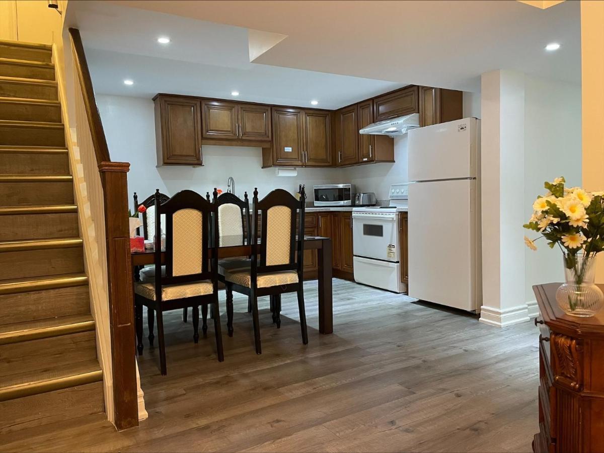 77 Nice And Warm Series Rooms Toronto Exterior photo