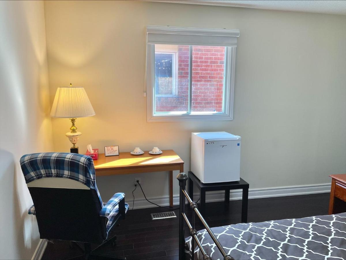 77 Nice And Warm Series Rooms Toronto Exterior photo